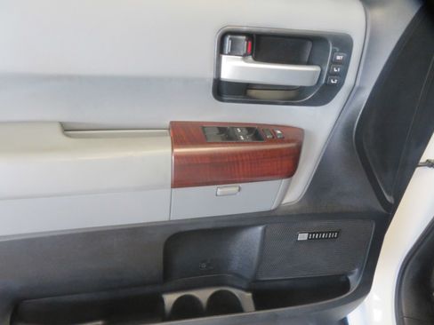 Used 2012 Toyota Sequoia Platinum AWD/4WD image 14