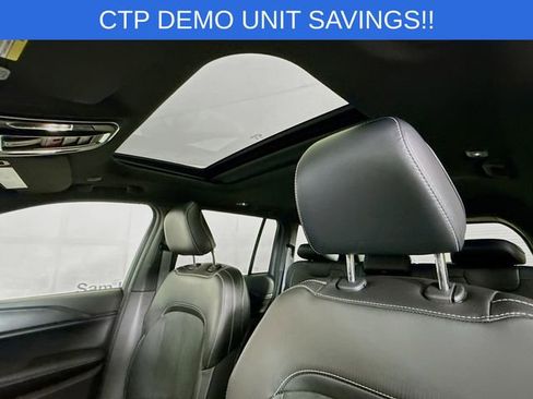 New 2025 Jeep Grand Cherokee Altitude image 21