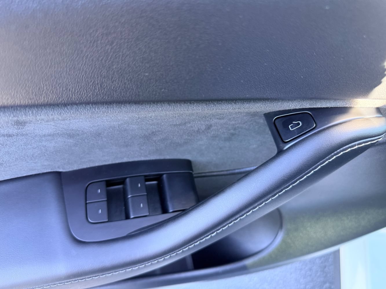 Used 2022 Tesla Model Y Performance AWD/4WD image 19