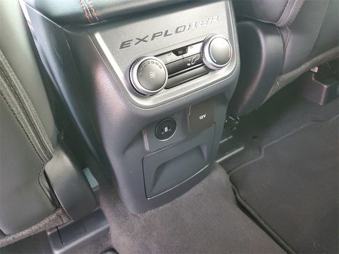 Used 2025 Ford Explorer ST-Line image 33