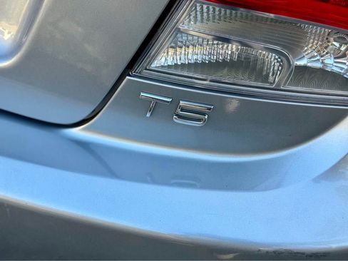 Used 2012 Volvo C70 T5 w/ Climate Pkg image 3