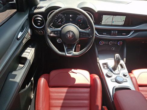 Used 2024 Alfa Romeo Stelvio Veloce AWD/4WD image 12