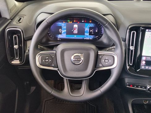 Used 2025 Volvo XC40 B5 Plus AWD/4WD image 26