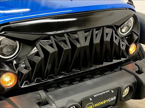 Used 2016 Jeep Wrangler Unlimited Rubicon AWD/4WD image 32