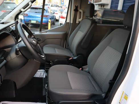 Used 2023 Ford Transit 350 XLT image 9