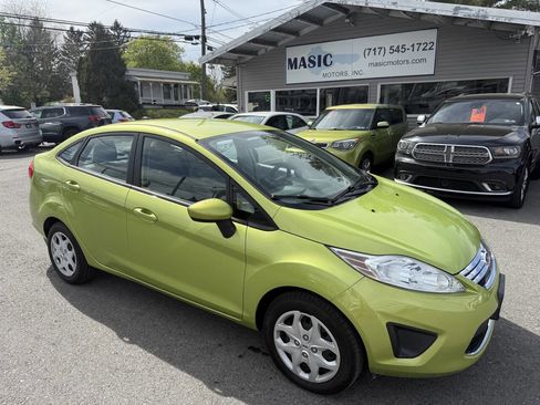 Used 2011 Ford Fiesta SE w/ 201A Rapid Spec Order Code image 24