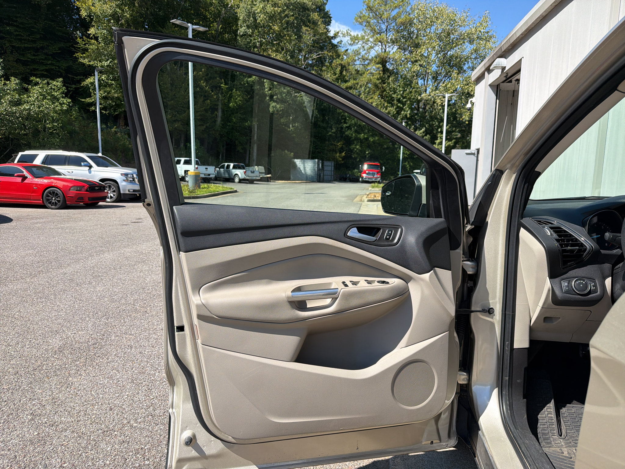 Used 2018 Ford Escape SEL FWD image 8