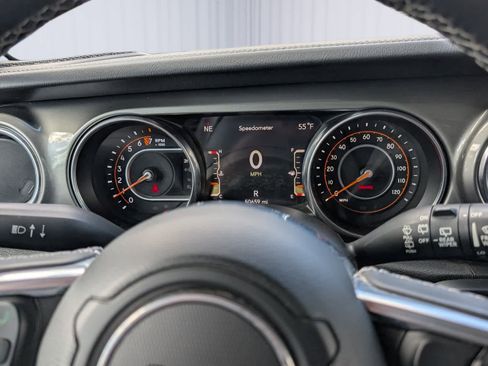 Used 2021 Jeep Wrangler Unlimited Sahara image 26