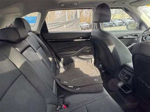 Used 2024 Kia Seltos SX w/ SX Sunroof Package image 3