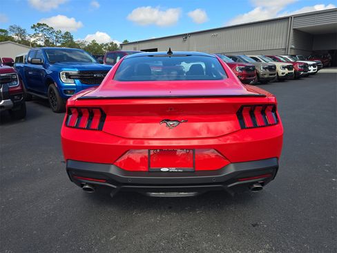 New 2025 Ford Mustang Coupe image 5