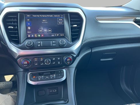 Used 2023 GMC Acadia SLE w/ Driver Convenience Package image 10