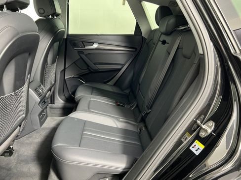 Used 2020 Audi Q5 e Premium Plus w/ Premium Plus Package image 17