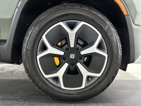 Used 2023 Rivian R1T Adventure image 11
