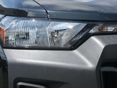 Used 2023 Chevrolet Colorado Trail Boss w/ Advanced Trailering Package AWD/4WD image 11