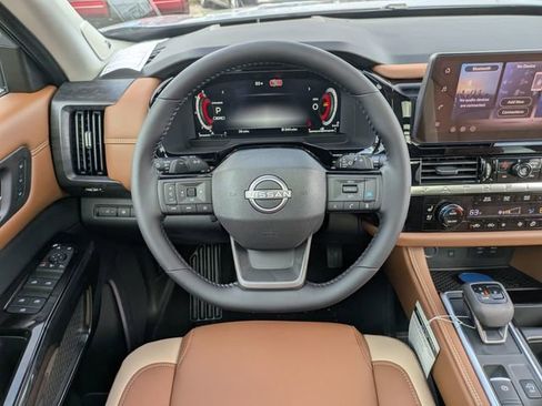 New 2026 Nissan Pathfinder Platinum image 18