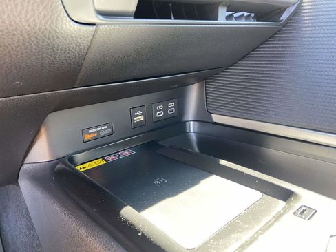 New 2026 Toyota Camry SE FWD image 41