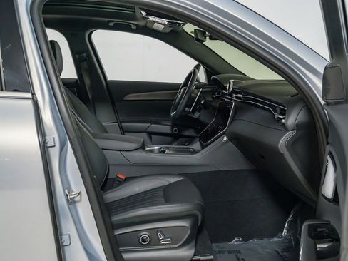 Used 2024 Maserati Grecale GT image 26