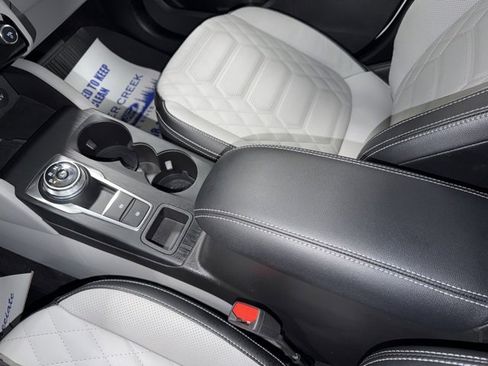 Used 2024 Ford Escape Platinum w/ Premium Technology Package image 21