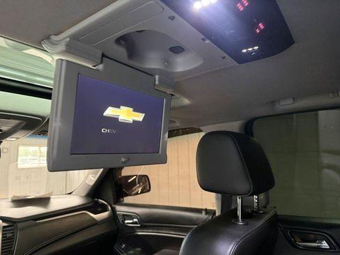 Used 2017 Chevrolet Suburban LT AWD/4WD image 27