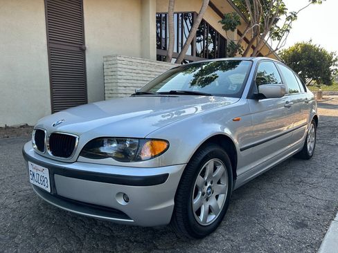 Used 2005 BMW 325i Sedan RWD image 1