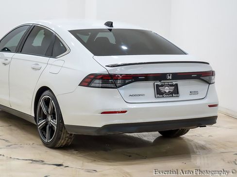 Used 2023 Honda Accord Sport image 9