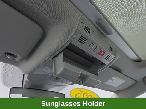 Used 2025 Volkswagen Jetta SE w/ Sunroof Package FWD image 42