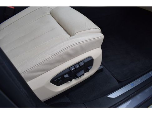 Used 2017 BMW X5 xDrive40e image 15