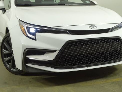Used 2025 Toyota Corolla SE image 39
