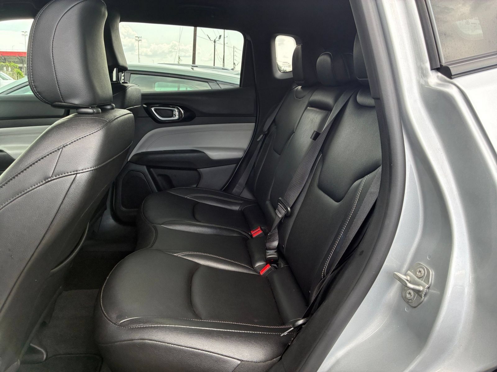 Used 2025 Jeep Compass Limited AWD/4WD image 24