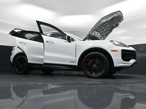 Used 2026 Porsche Cayenne GTS image 33