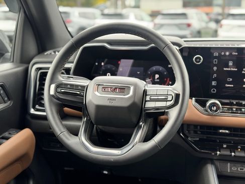 Used 2024 GMC Canyon AT4 image 13