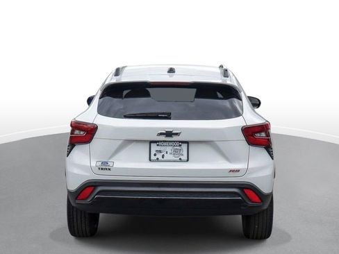 Used 2024 Chevrolet Trax RS w/ Sunroof Package FWD image 7