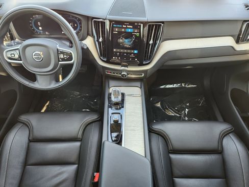 Used 2022 Volvo XC60 B5 Inscription w/ Advanced Package image 33