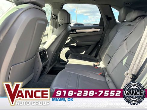 Used 2019 Porsche Cayenne S image 13