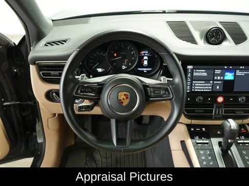 Certified 2022 Porsche Macan image 13