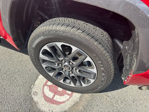 Used 2024 Toyota Tundra Limited image 5