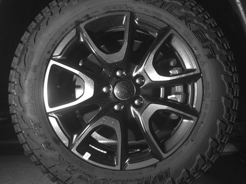 Used 2025 Jeep Compass Trailhawk AWD/4WD image 13