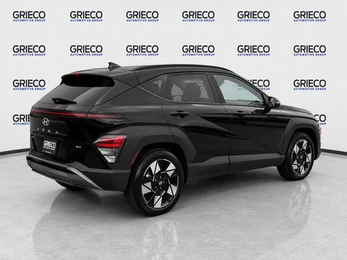 Used 2024 Hyundai Kona SEL w/ Convenience Package AWD/4WD image 2