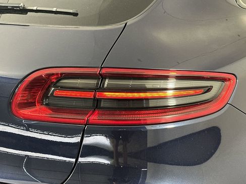 Used 2018 Porsche Macan image 26