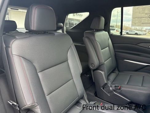 New 2026 Chevrolet Traverse Z71 image 24