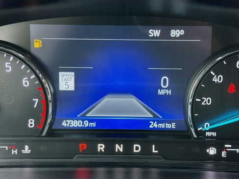 Used 2022 Ford Explorer XLT w/ Equipment Group 202A RWD image 8