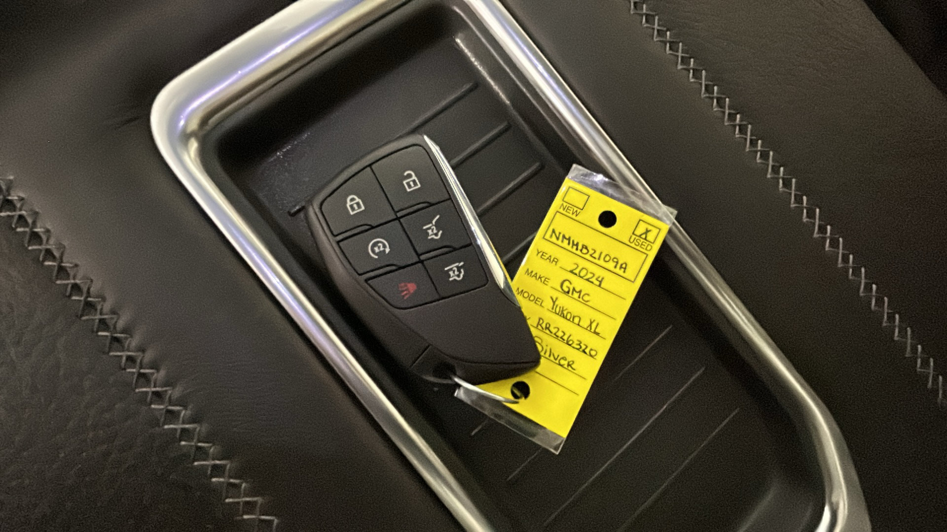 Used 2024 GMC Yukon XL Denali w/ Denali Reserve Package AWD/4WD image 26