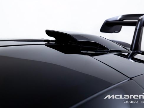 Used 2019 McLaren Senna RWD image 40