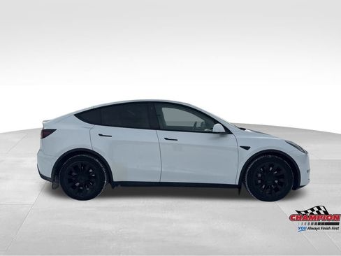 Used 2021 Tesla Model Y Long Range image 7
