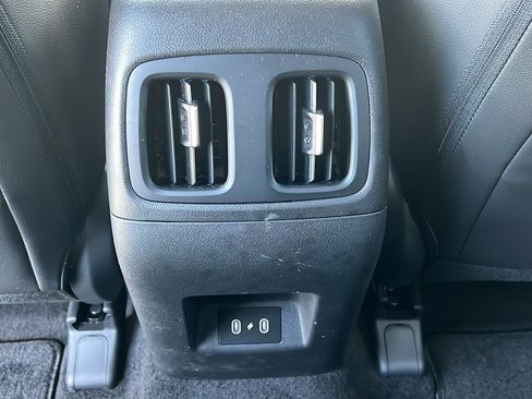 Used 2025 Hyundai Santa Cruz SEL AWD/4WD image 14