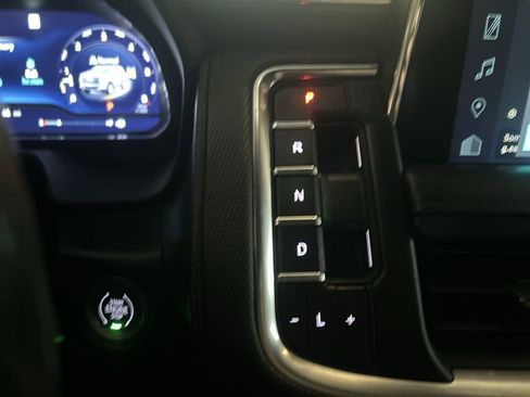 Used 2022 Chevrolet Tahoe RST w/ Sport Performance Package image 26