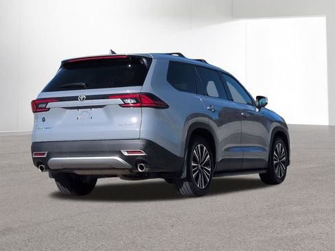 Certified 2025 Toyota Grand Highlander MAX Platinum image 5