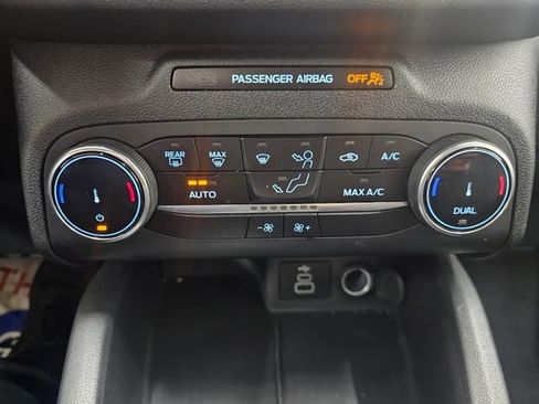Used 2025 Ford Escape ST-Line AWD/4WD image 7