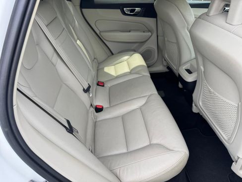 Used 2018 Volvo XC60 T6 Momentum w/ Protection Package Premier AWD/4WD image 14
