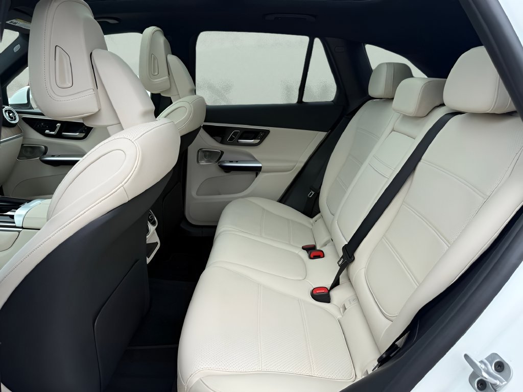 Used 2023 Mercedes-Benz GLC 300 4MATIC w/ Exclusive Trim Package image 14